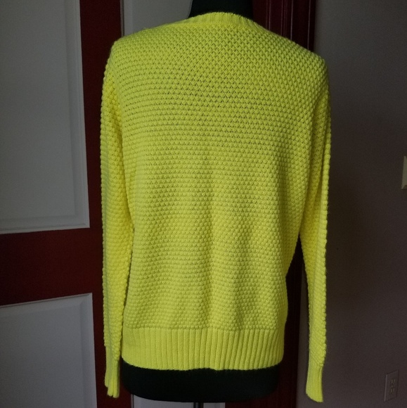 Forever 21 yellow sweater.  Size juniors medium. - Picture 2 of 3